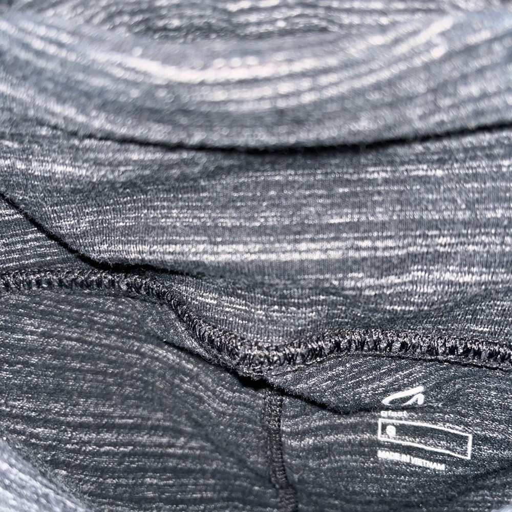 2/$15 Woman’s GapFit small legging (black/white/gray) - Picture 6 of 8